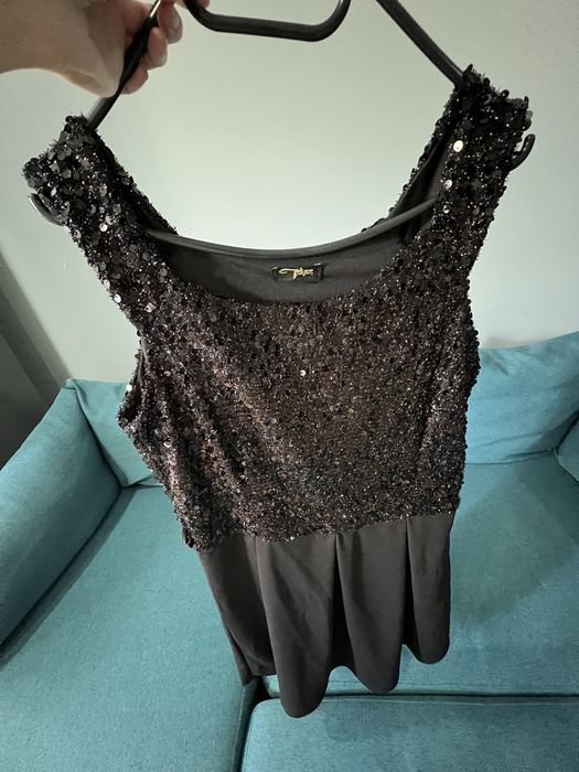 Vand rochie neagra cu paiete