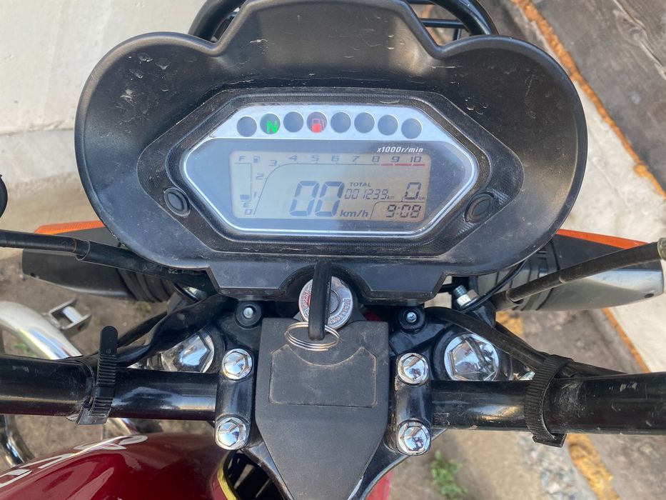 Продам мотоцикл 200 куб