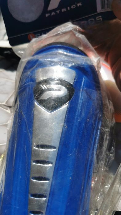 Футболни кори и ръкавици