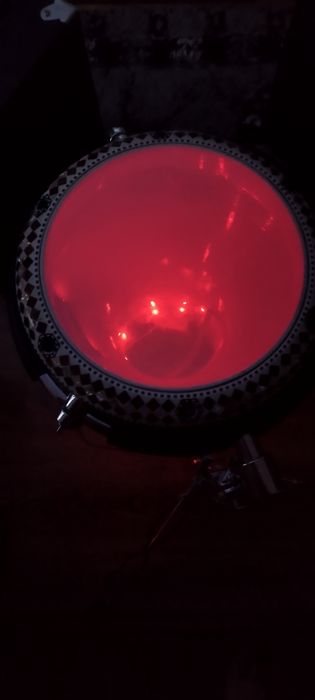 Vând Tarabană Meinl in stare buna cu urme de folosire și ciobita puțin jos este o tarabana care scoate un sunet foarte frumos și clar