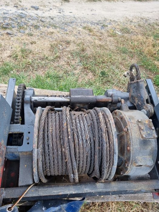 Нова Уралова лебедка