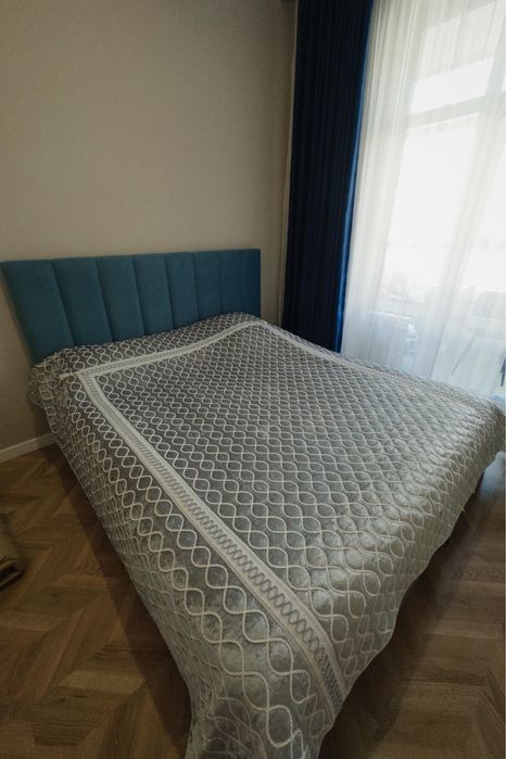 Двуспальная кровать