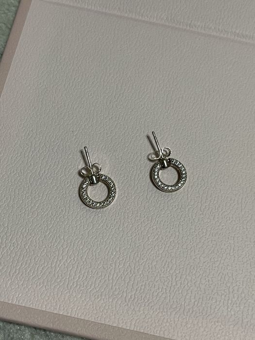 Продам Pandora серьги
