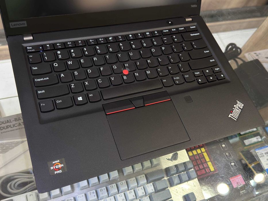 Lenovo ThinkPad T495s Ryzen 7 PRO 3700U ram 16 ssd 256