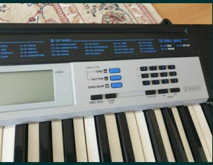 Синтезатор CASIO