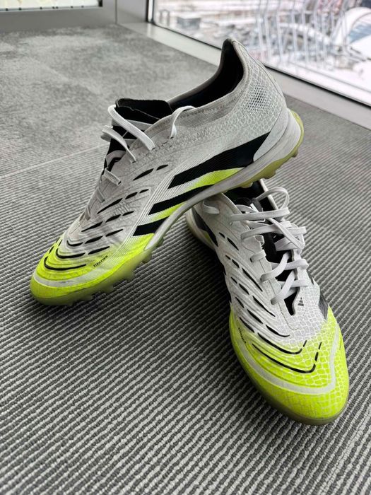 Футболни обувки (стоножки)