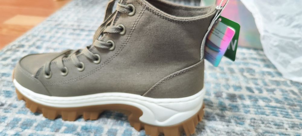 NOU NOUȚI CU ETCHETA! Skechers de dama cu talpa memory foam respirabil