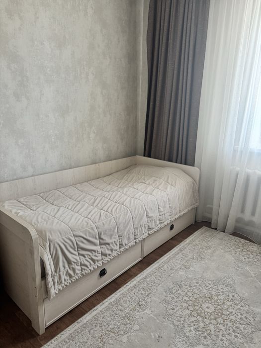 Продам кровать 90 на 200