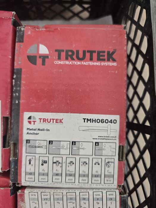 Продават се анкер пирони 6х40 Trutek