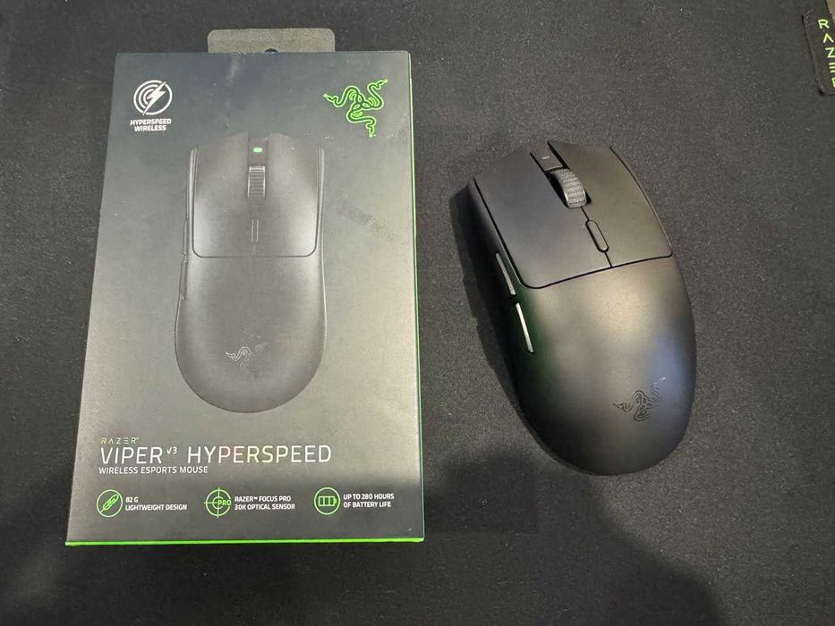 Razer Viper V3 Hyperspeed, коврик Razer Gigantus V2