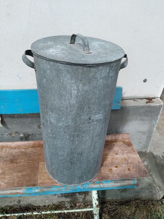 Бак оцинкованный для пищевых продуктов.
