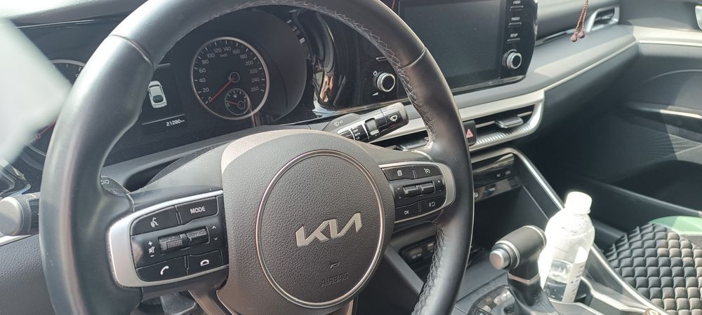 Продается киа к5. 2023 года. Март. Пробег 42000. На гарантии.