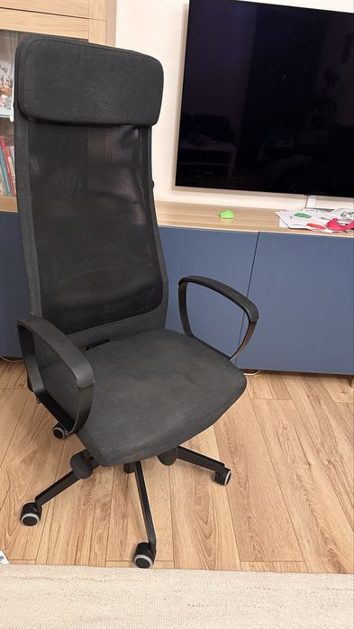 Scaun rotativ IKEA, Vissle gri inchis mediu