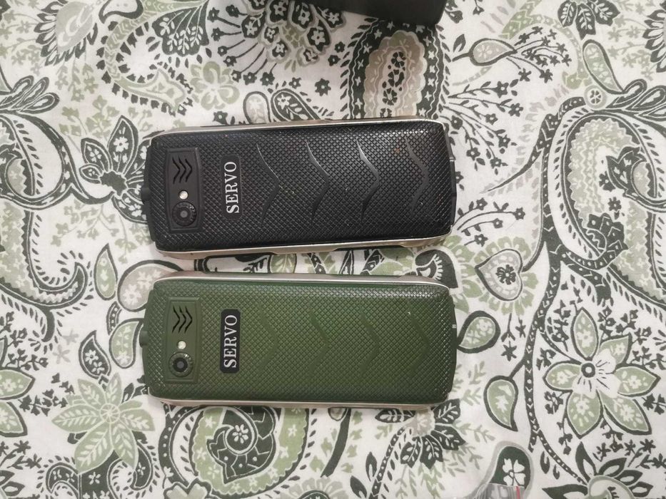 Telefon SERVO cu 4 sim-uri, liber de retea, cu butoane, rezistent