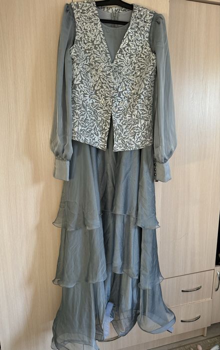 Вечерние платьяяя