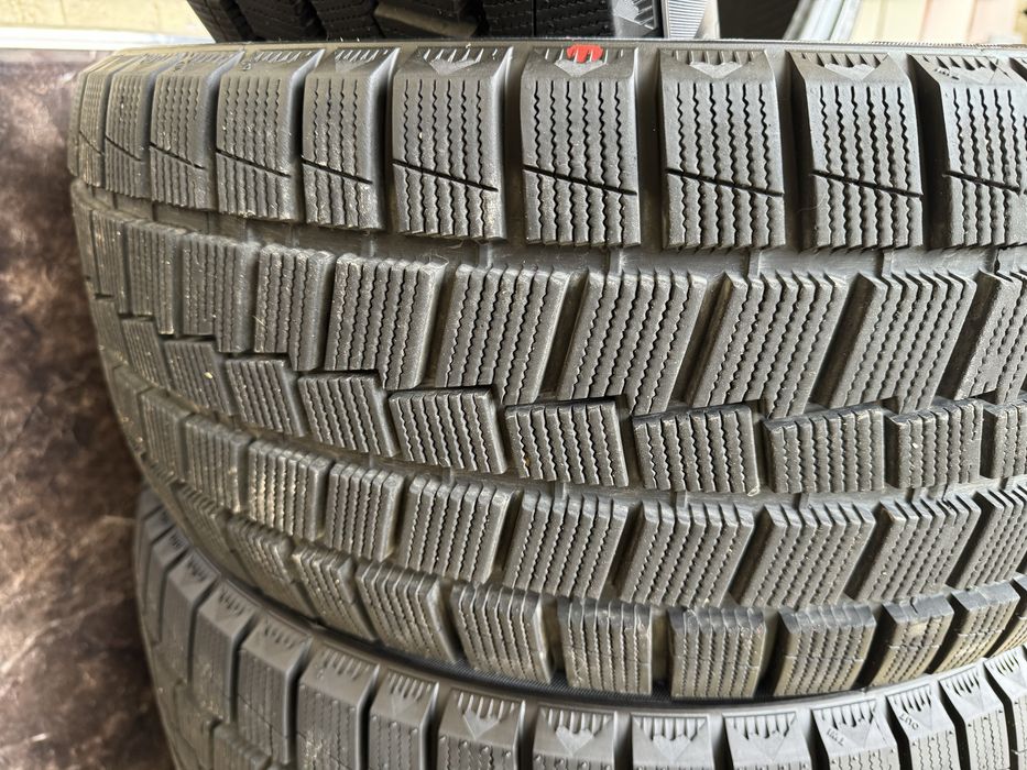 Зимний шины  245/45/18