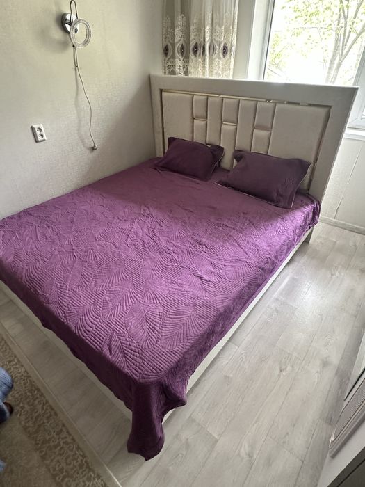 Кровать с тумбочкой