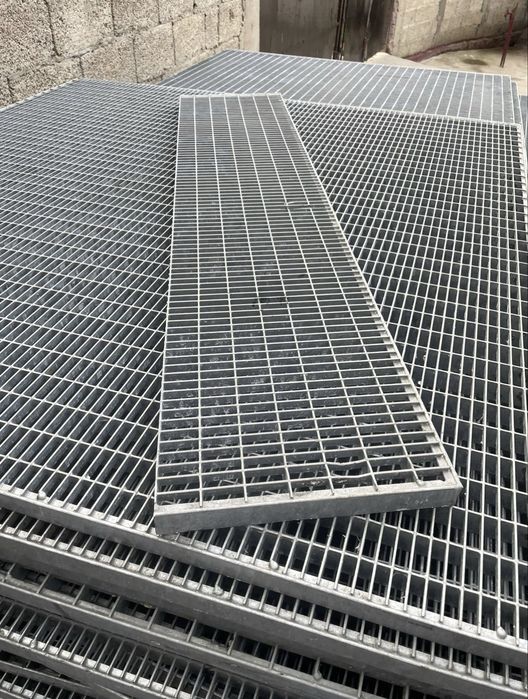 Gratare zincate galvanizate