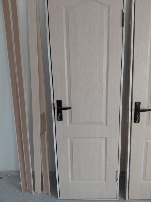 Продам двери межкомнатные