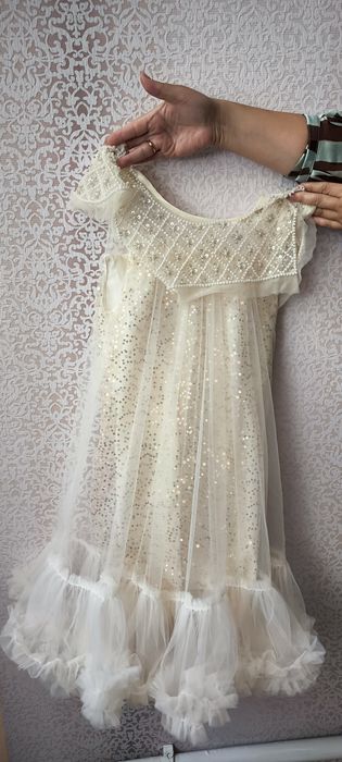 Продам платье для девочки