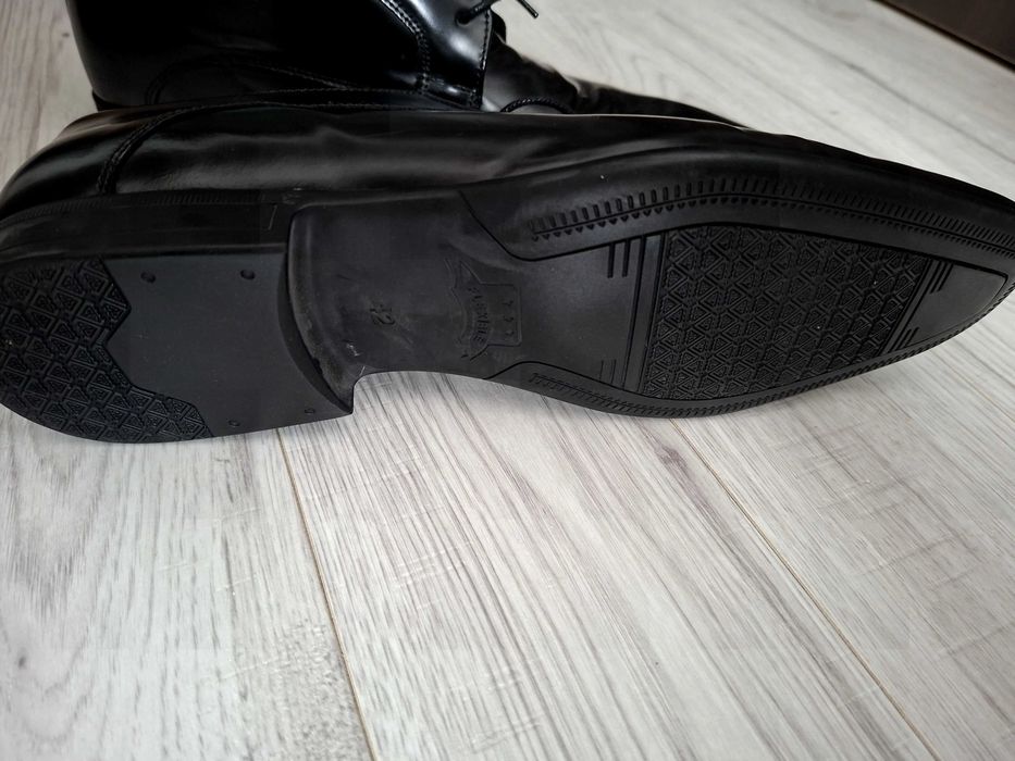 Pantofi barbati piele 200 ron