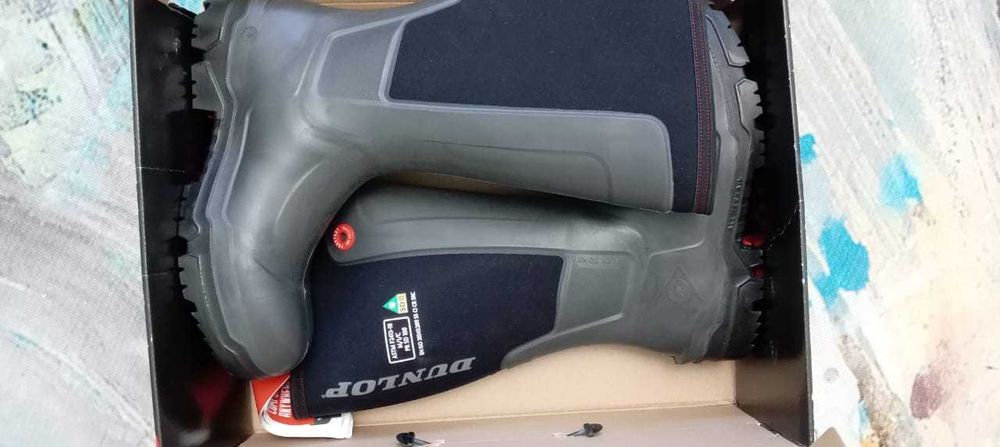 Резиновые сапоги брэнда "DUNLOP"