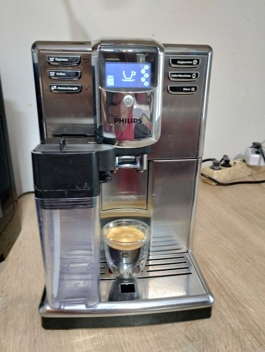 Espressor automat Philips EP5365/10, Gama 5000