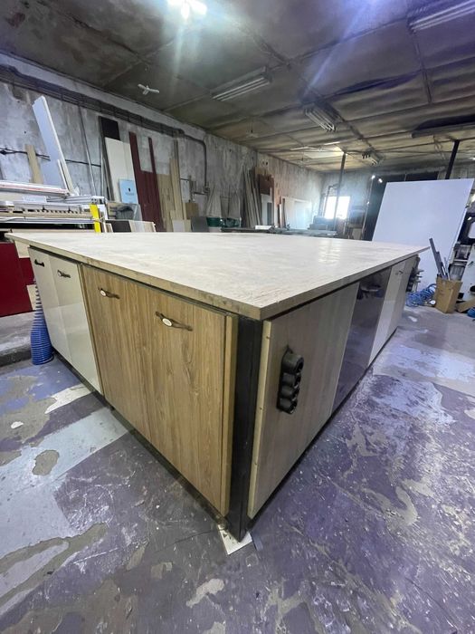 Работна маса за мебелен цех