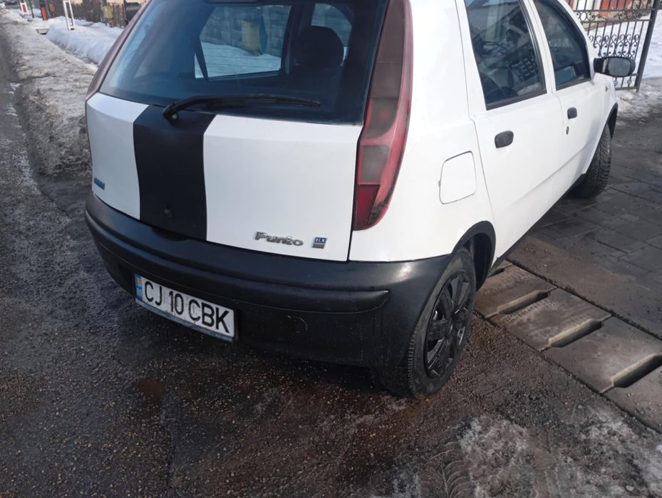 Vând fiat punto diesel de 1.9 preț 2200 RON fix fără negocieri