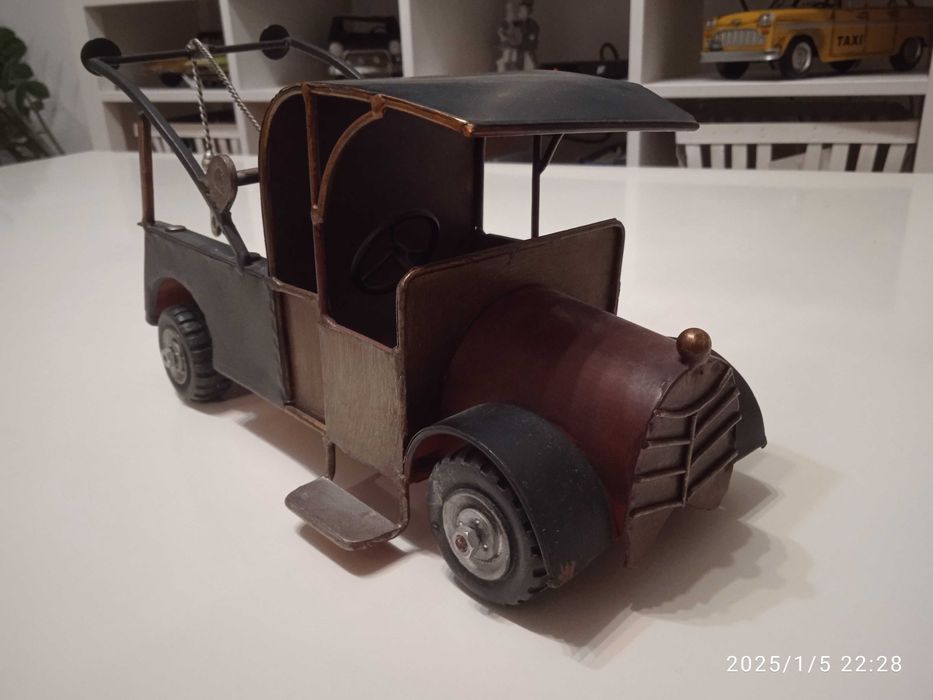 Голяма метална кола, Керамична коледна къща кутия, Преспапие коледно.