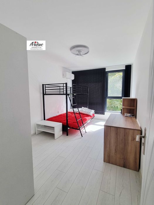 Дава се под наем Тристаен апартамент в Стара Загора, Център - 88 кв.м за 510 € - Снимка #2
