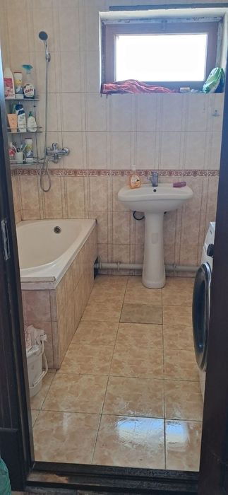 Продаётся  новый 2-комнатная квартира 4-этаже  ор-р Нурафшон ресторан