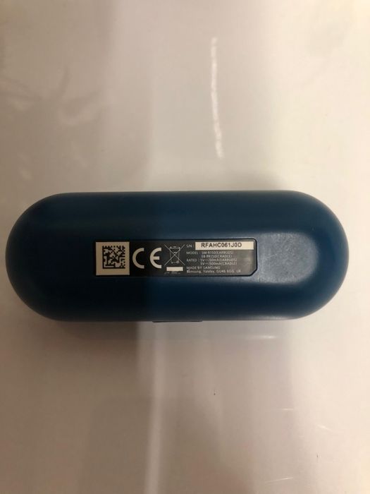 Căști samsung folosite odată