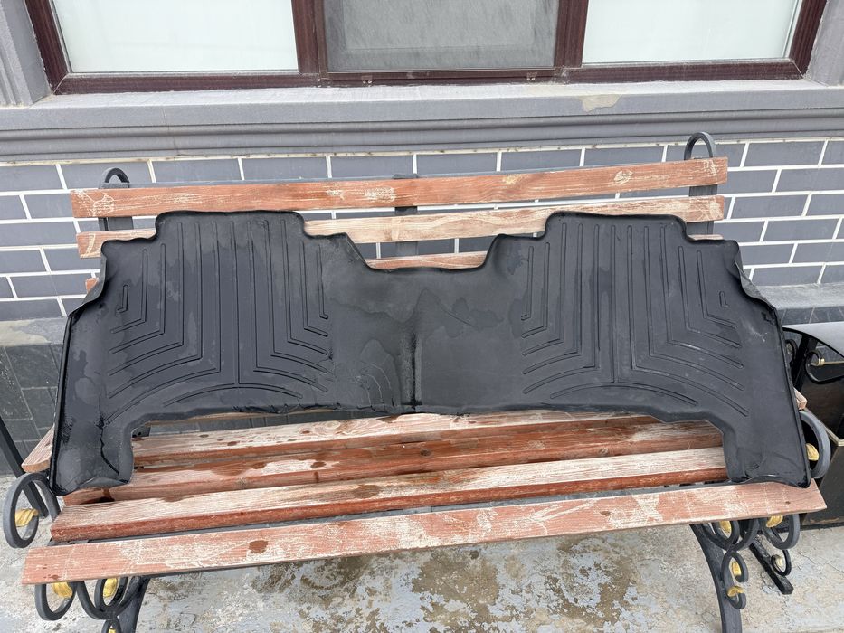 Продам полики на тойота 200