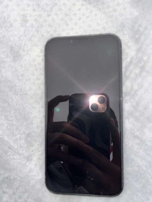 Продам Iphone 13