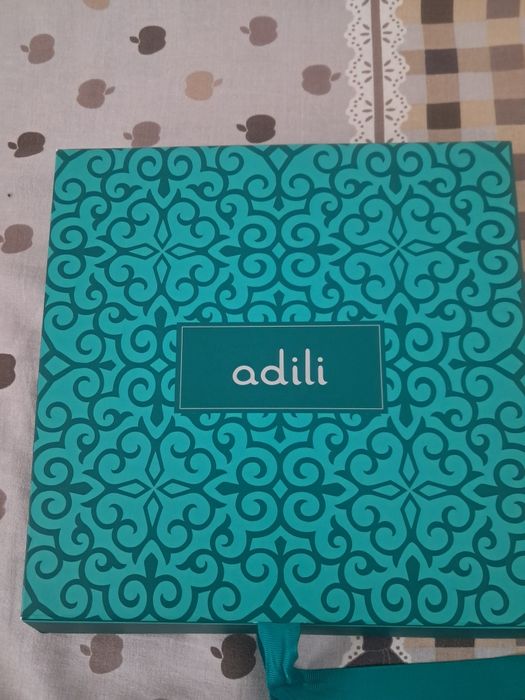 adili шелковый платок