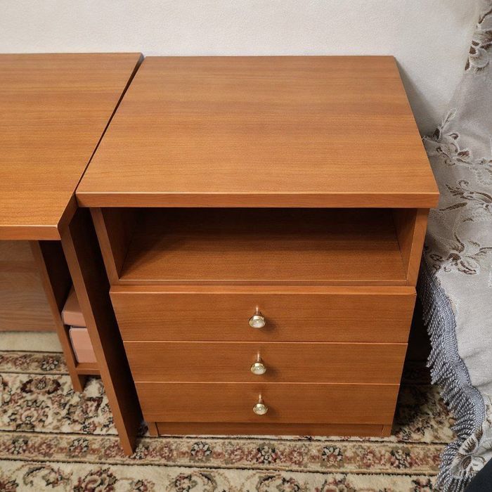 Стол письменный с тумбой