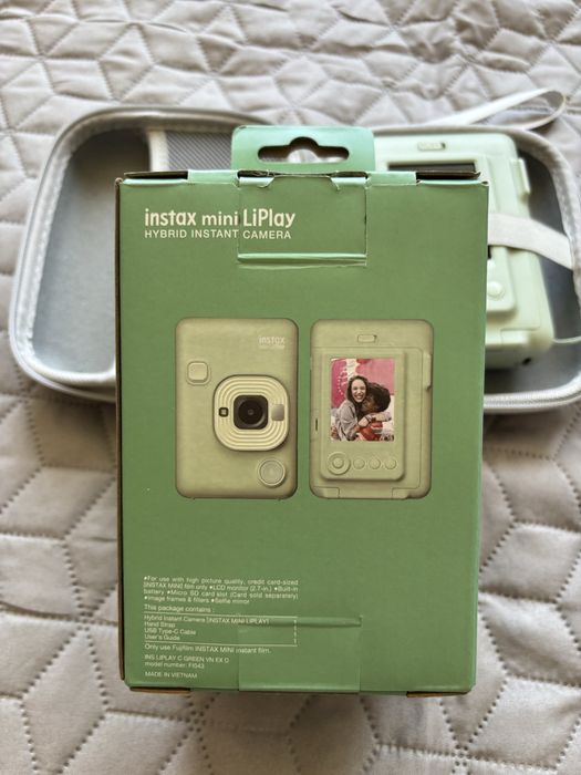 Моментен фотоапарат Instax LiPlay + подарък калъф за съхранение