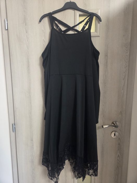 Дамска черна рокля М размер еластична