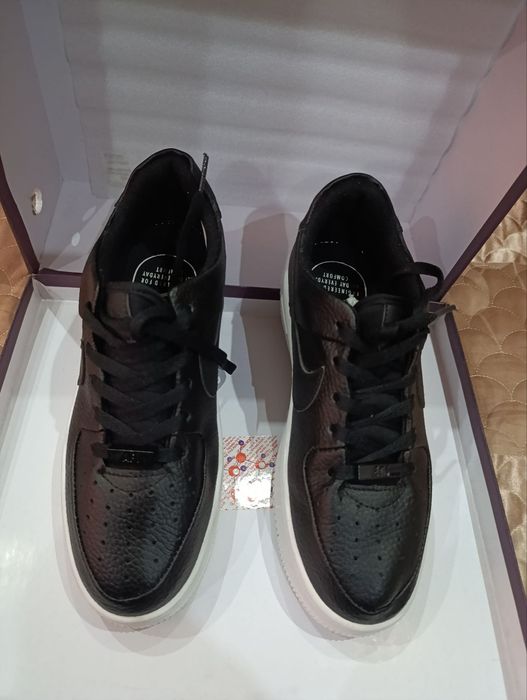 Женские кроссовки Nike 39 размер.