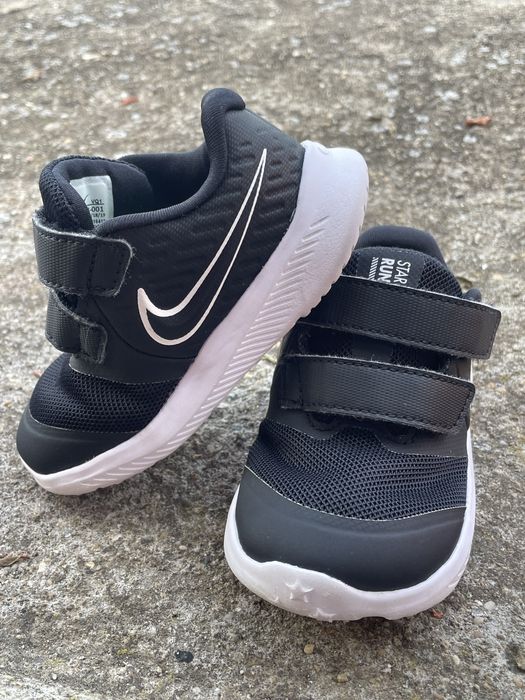 Детски маратонки за момче NIKE RUNNING