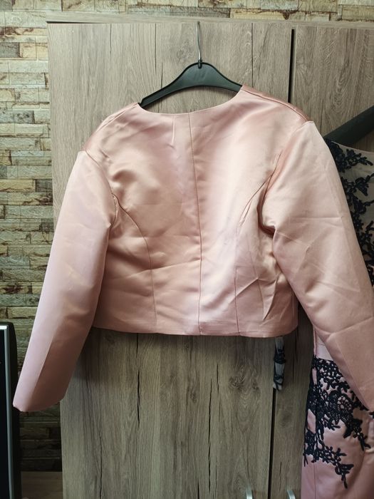 Официална рокля размер М