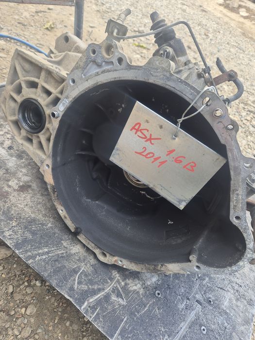 Cutie viteze manuala 4x2 mitsubishi Asx 1.6 benzina an 2011