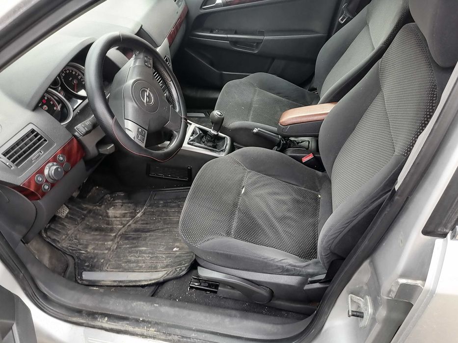 opel astra h 1.6 benzina