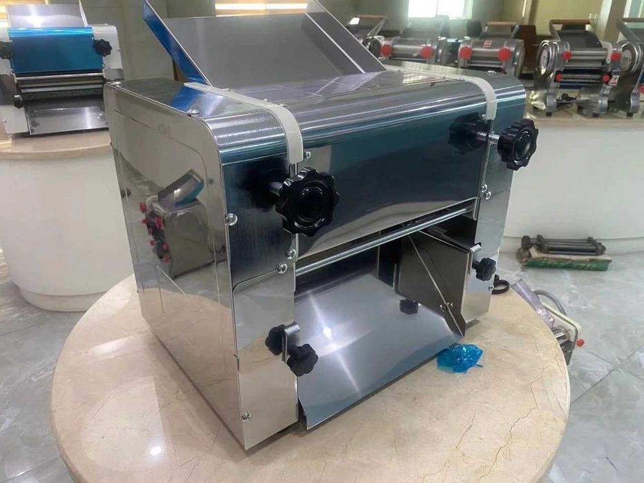 Тестораскатка,Тестораскаточная машина, Настольная 22см