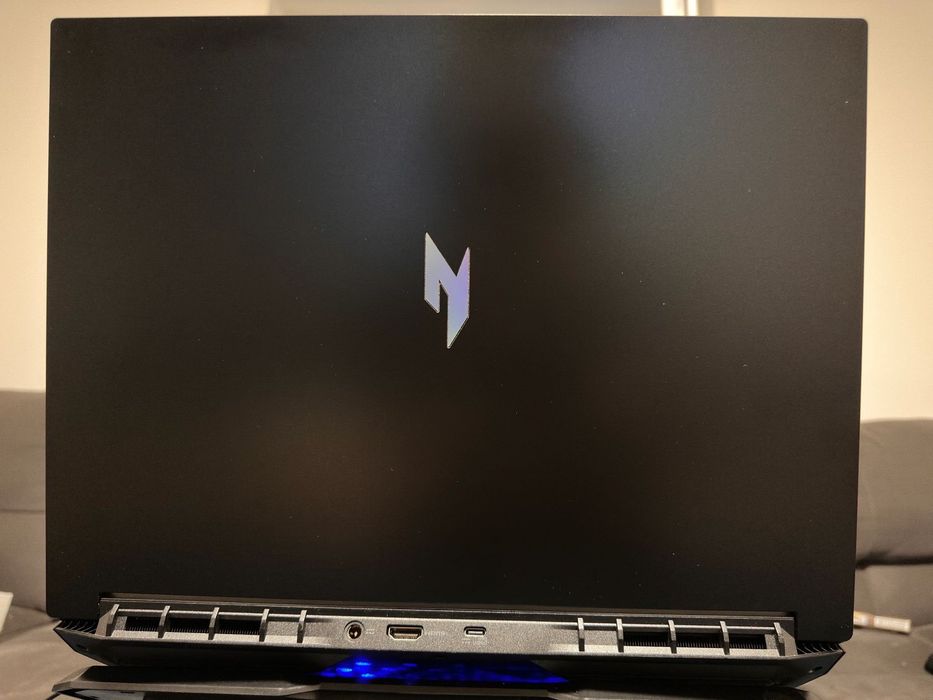 Laptop Acer Nitro V16 RTX 5070 / Ryzen AI 7 350 / 32GB RAM / 1TB SSD / 180Hz