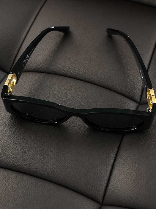 gucci черни очила дамски с кутия и кърпичка и мек калъф дамски със златно лого гучи