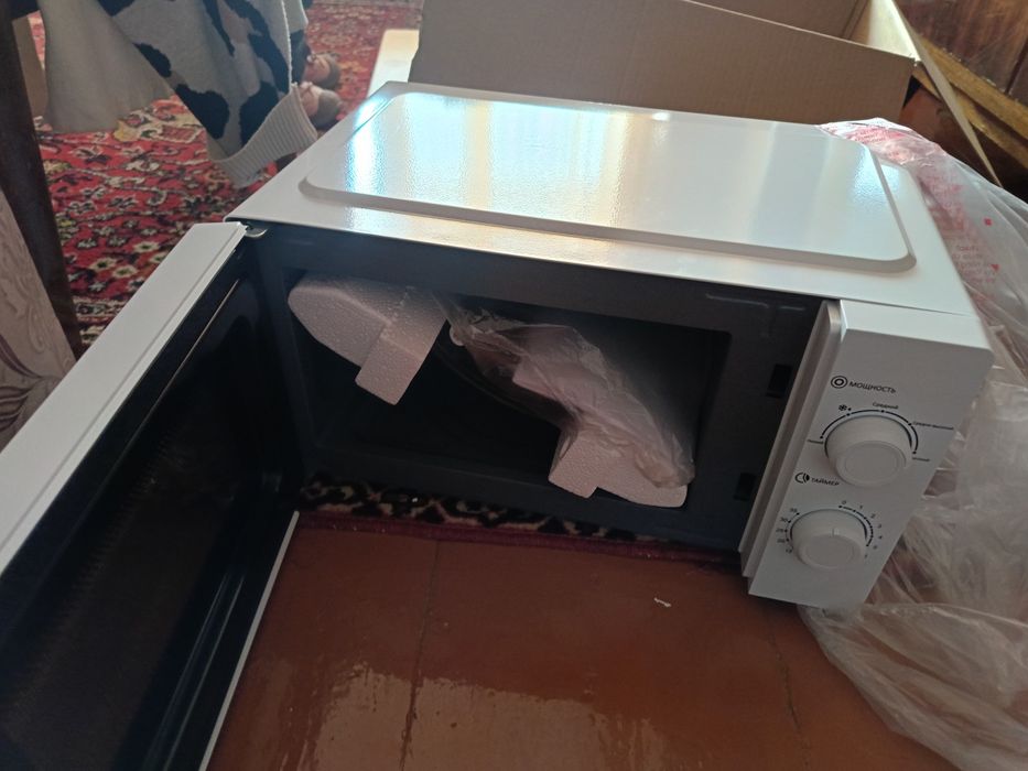 Микроволновка dessus DM-2001w