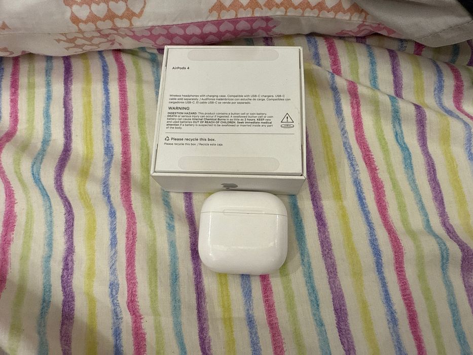 AirPods 4 Б/У с коробкой
