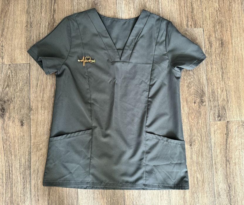 Продам медицинский костюм